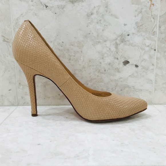COLE HAAN {10.5} Pumps in Nude Faux Snakeskin - Picture 5 of 13